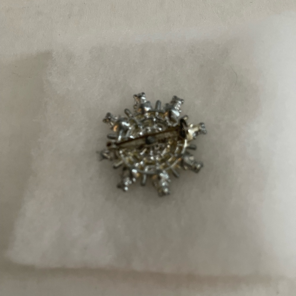 Vintage Pot metal clear rhinestones - Picture 2 of 3